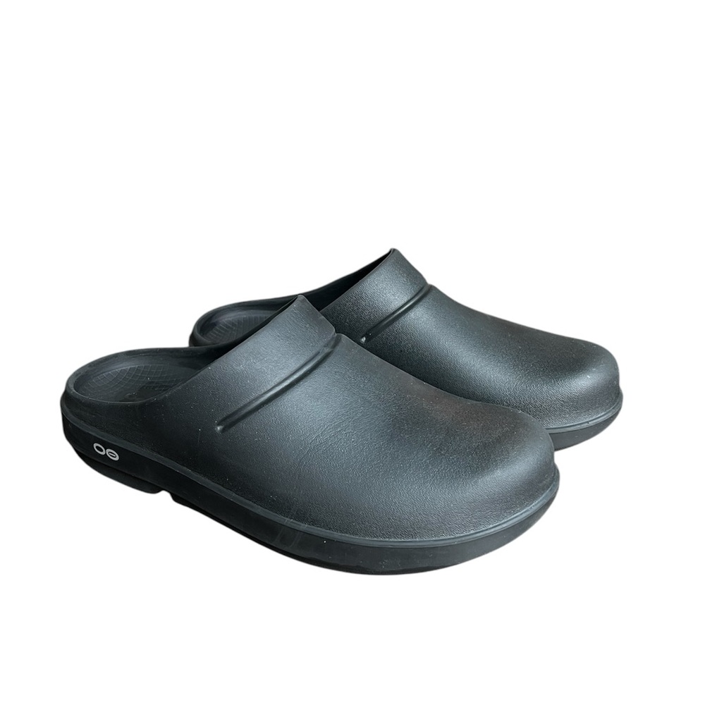 OOFOS Black Slip-On Clogs